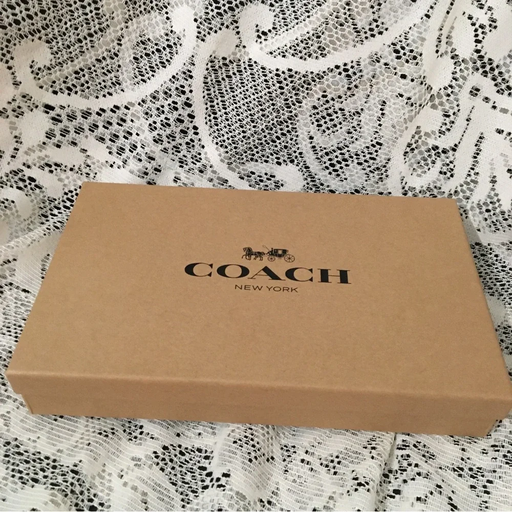 Coach Wide Harn Card Case - Picture 8 of 9
